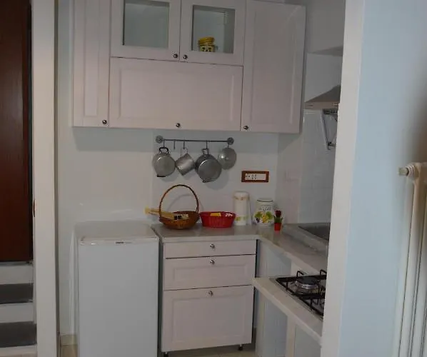 Posizione_strategica_sottosopra_laspezia * La Spezia